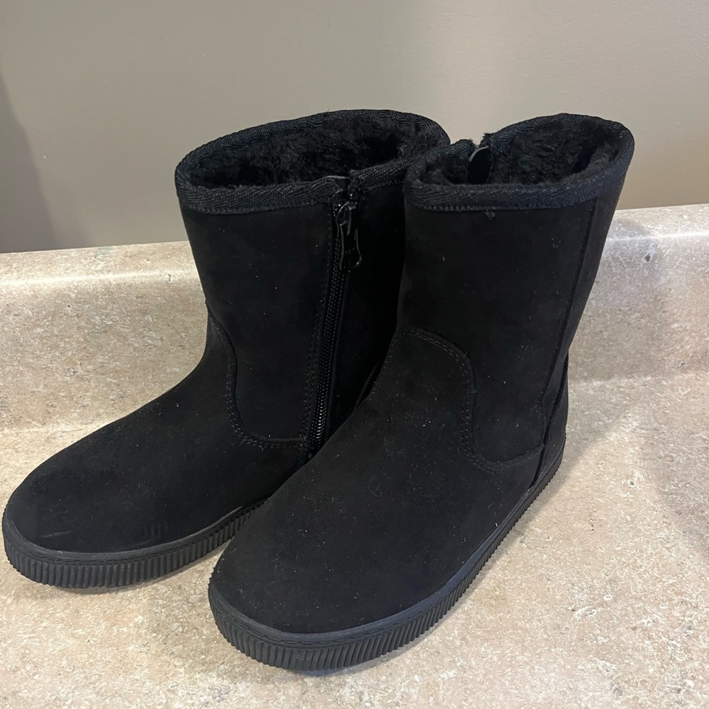 Girls Shearling Style Boots Size 11T Like New